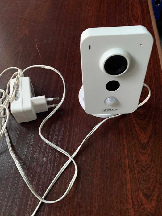 Dwie kamery  wewnętrzne Dahua wifi nowe