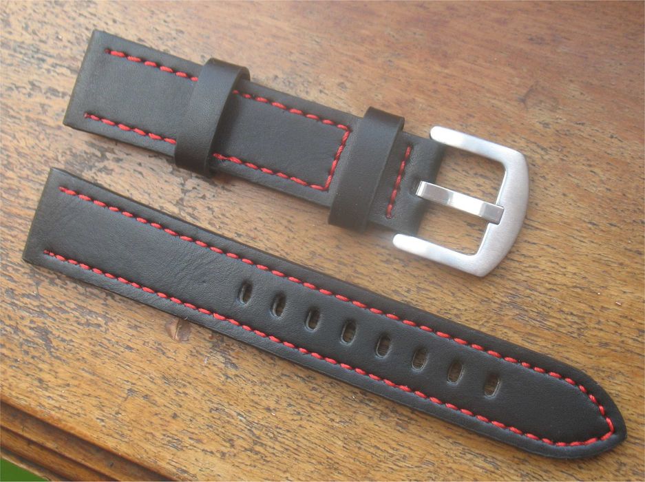 Bracelete Desportiva Preta - Costura Vermelha - 20mm