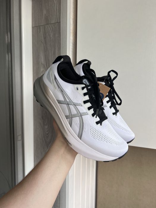 44 | Чоловічі бігові кросівки Asics GEL-Kayano 31