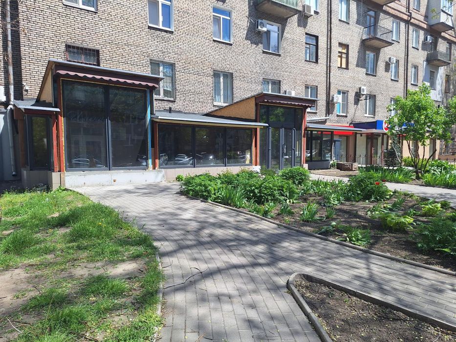 Локація в центрі: 104 м² з автономією та літнім майданчиком