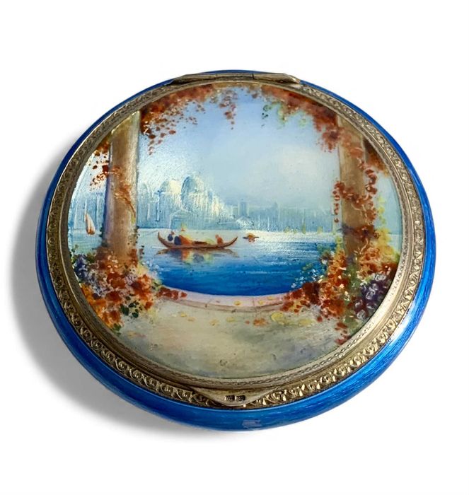 Srebrna Puderniczka Emalia Gilosz Srebro