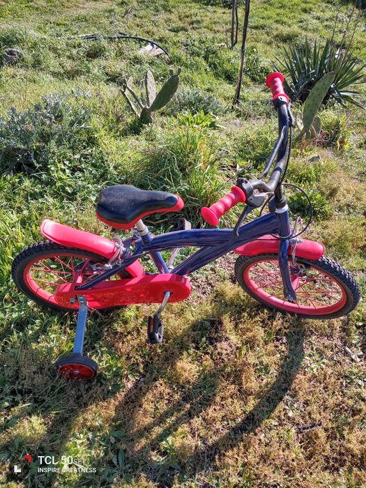 Bicicleta de criança roda 16 em bom estado.
