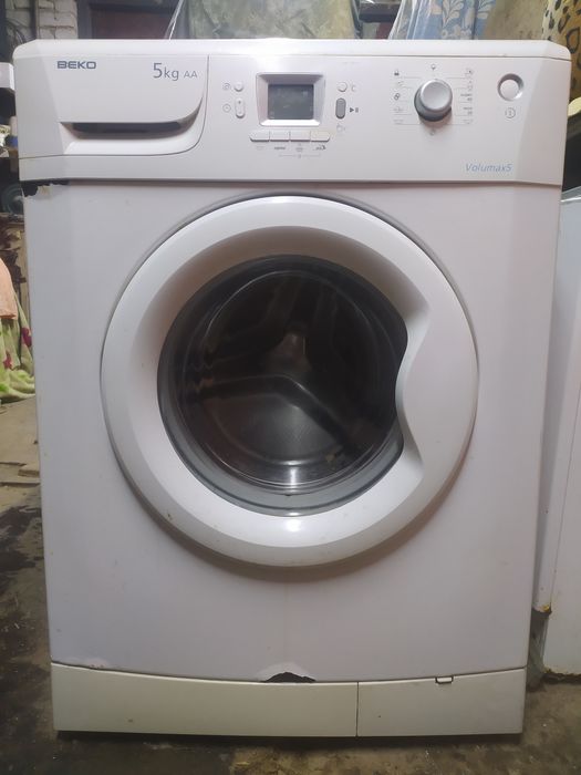 Продам стиральную машинку BEKO по запчастям.