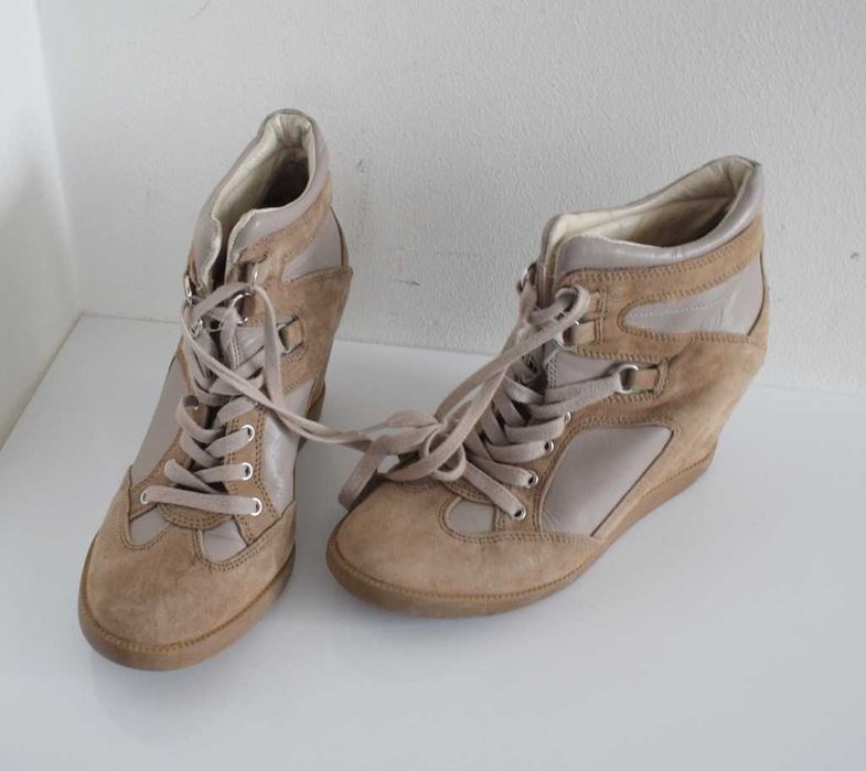 Guess  sneakersy beżowe na koturnie 39