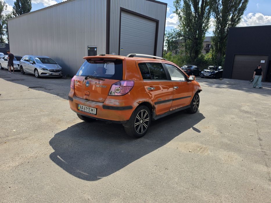Geely MK Cross 2012