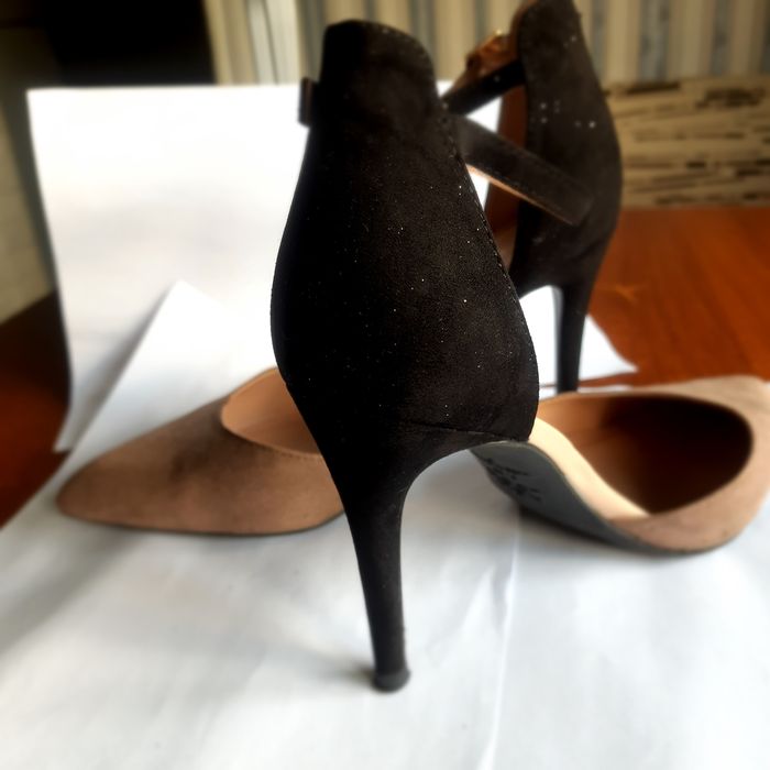 Босоніжки 39 розмір