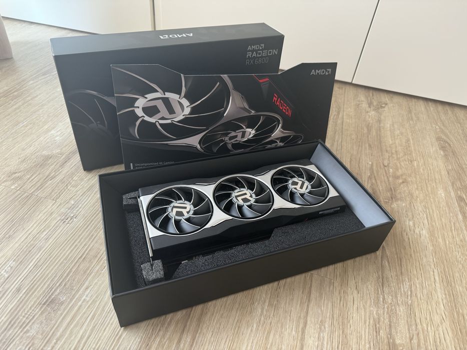 AMD RX6800  Reference
