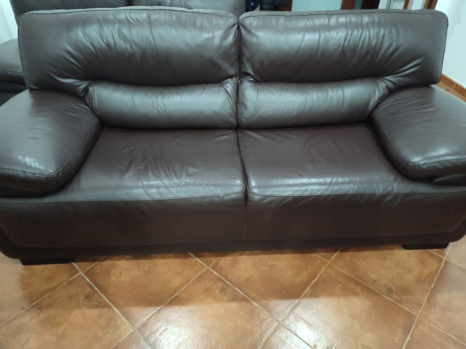 Sofá castanho pele - 200€