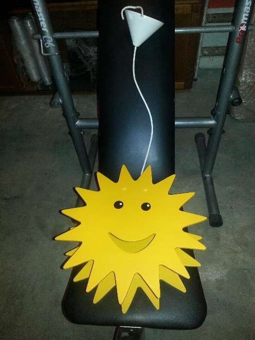 Vendo candeeiro marca Massive em formato de sol em óptimo estado