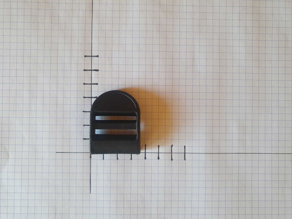 Regulator samozaciskowy do taśmy nośnej 30 mm 100 szt czarny plastik