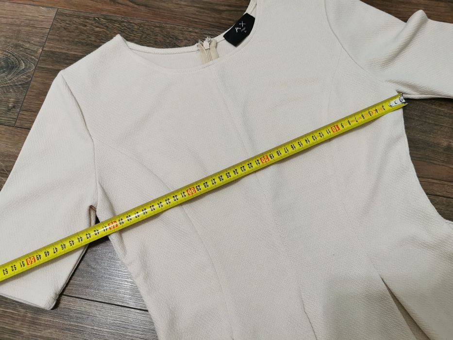 Bluzka z baskinką bluzeczka z krótkim rękawem elegancka M 38