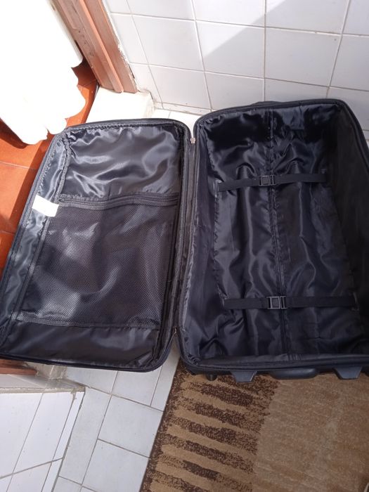 Mala de viagem como nova com 65 40 30 cm impecável .