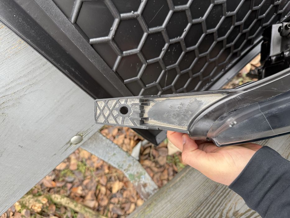 Фара права з Led ДХО Ford Explorer 16-19 14 pin