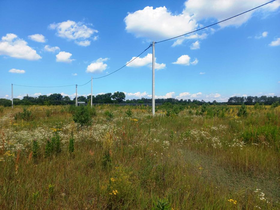 Рожівка, 15 соток на житловій вулиці з комунікаціями