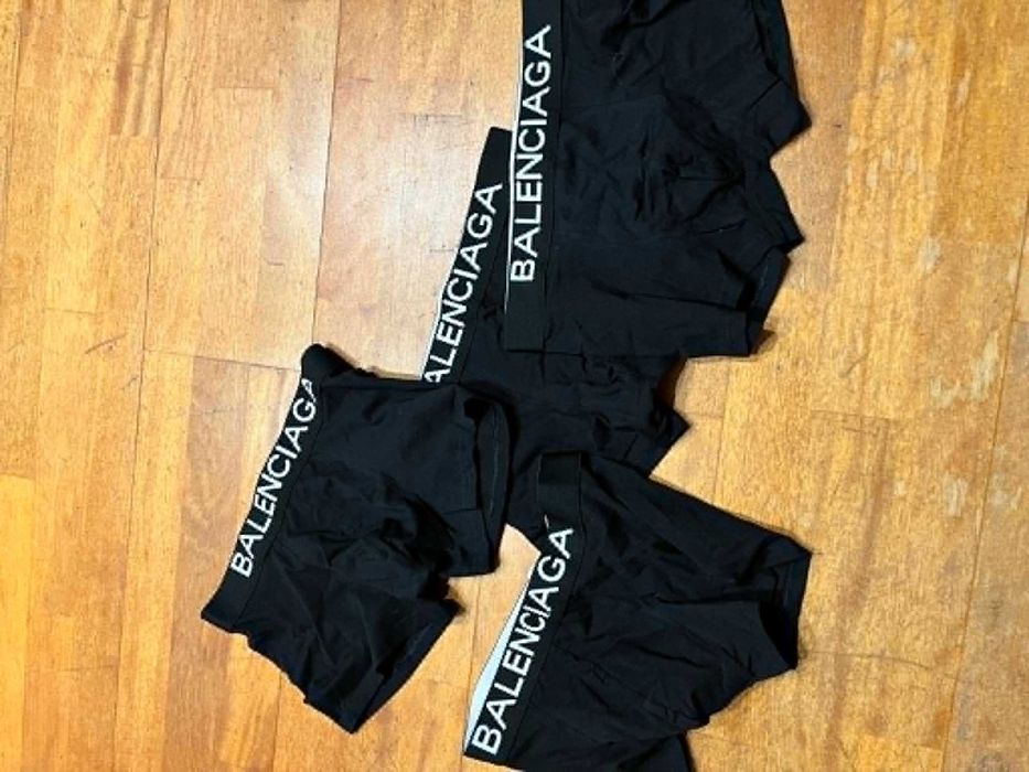 Bielizna balenciaga