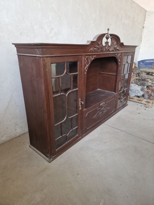 Ofereço Móvel superior de madeira maciça (Azeitão)