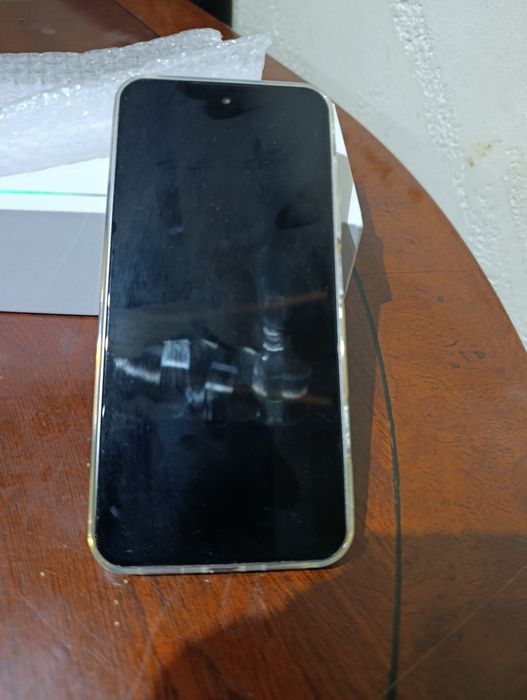 2 telemóveis,um OPPO A5m,e outro I17pro Max