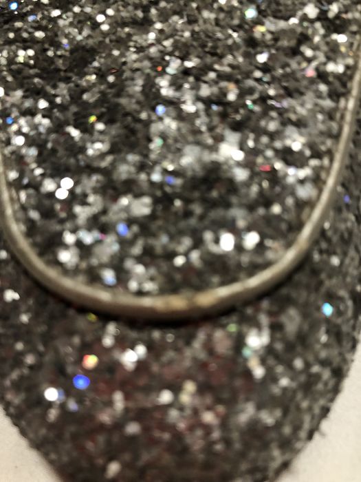 Chinelos  com brilhantes abertos atras