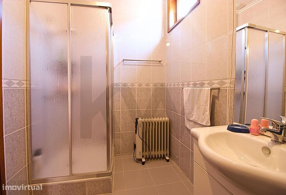Apartamento T2 com Terraço Privativo, no Centro de Ovar