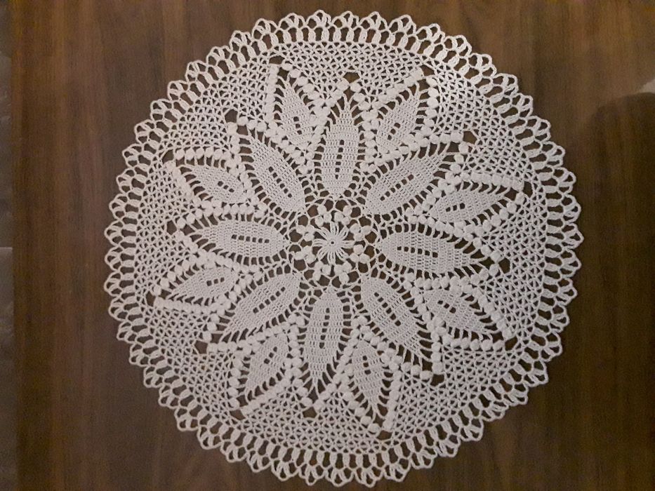 Салфетка ажурная ручная робота