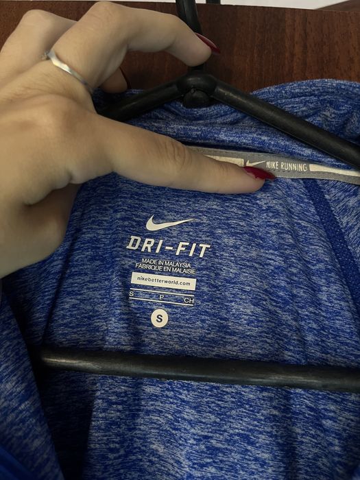 Спортивна кофта Nike