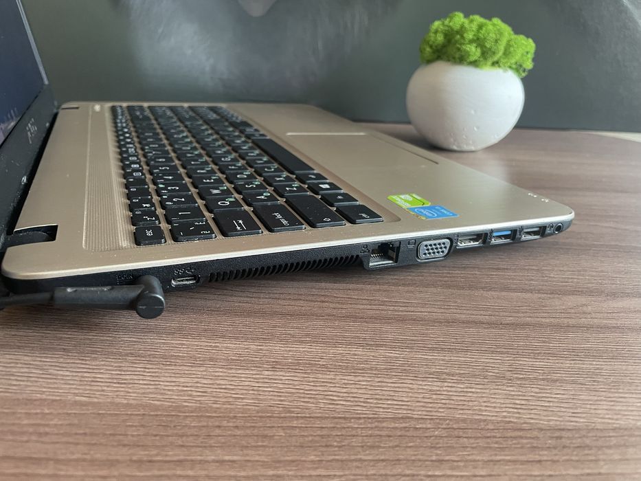 Игровой ноутбук Asus/i3-4005/8 GB/ 480 SSD/GeForce 920M 2 GB