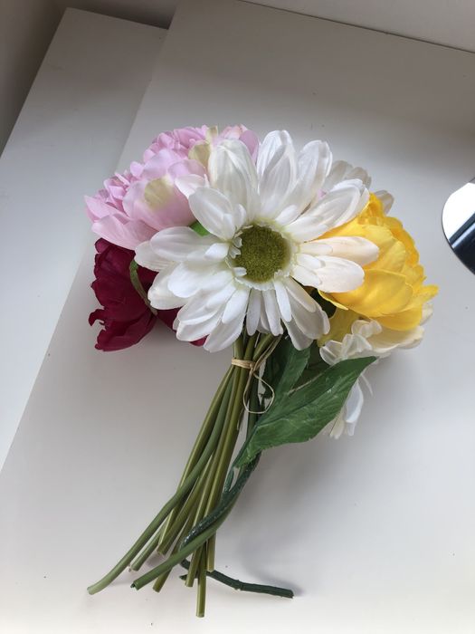 Bouquet de flores falsas