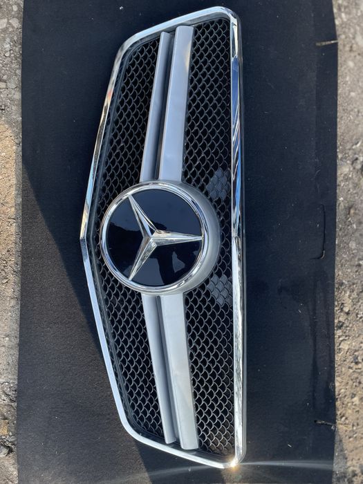 Решітка мерседес Mercedes W212 AMG E63