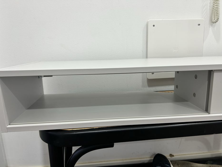 Prateleira multimédia Spiksmed Ikea