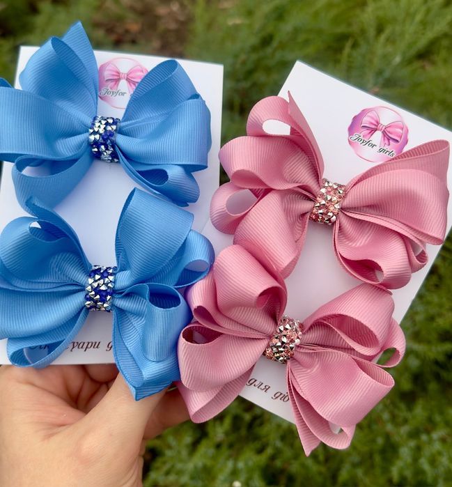 Святкові бантики для волосся. Шкільні бантики.