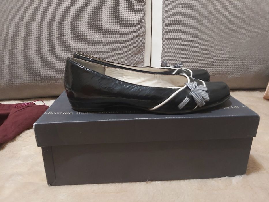 Sprzedam piękne buty z kokardką z firmy ryłko
