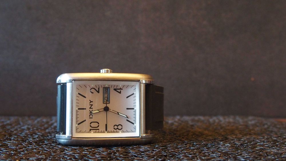 DKNY годинник . Швейцарія .