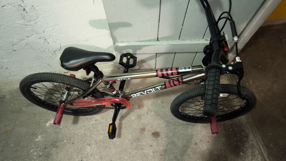 Rower Huffy Revolt 20" BMX