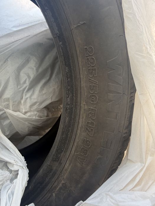 Гума зимова 225/50 R17