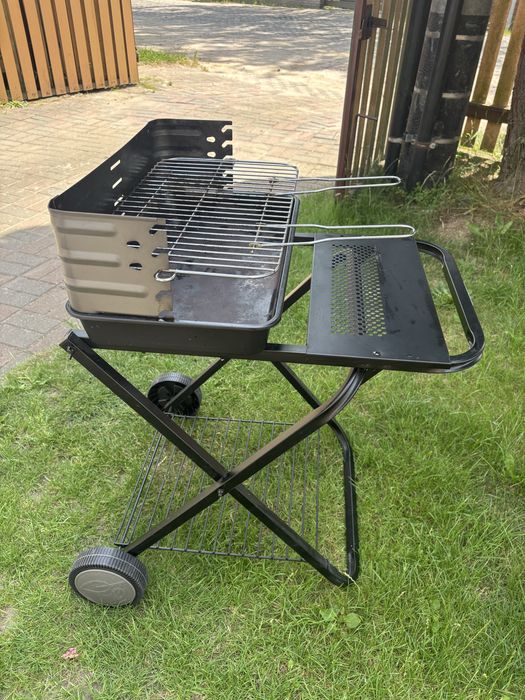 Grill ogrodowy..