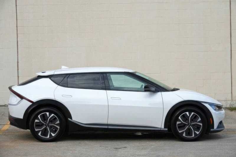 2024 Kia EV6 Light