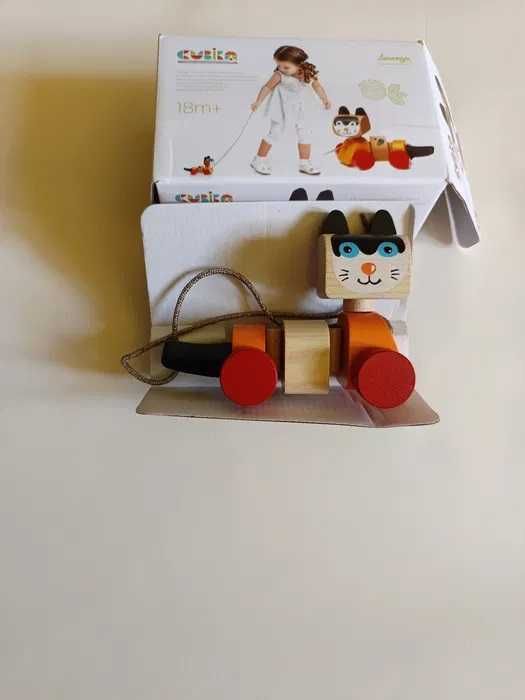 Drewniany kotek na sznurku do ciągnięcia CUBIKA