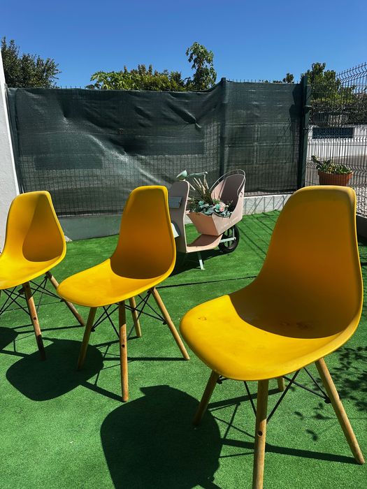 3 Cadeiras Eames Molded