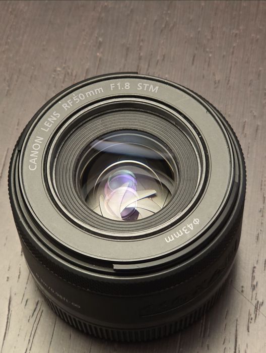 Lente Canon RF 50 1.8 STM como nova - com caixa