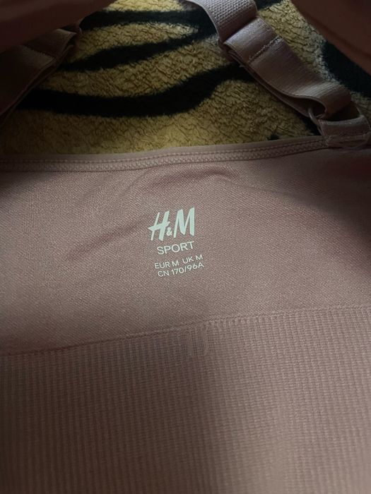 Спортивний топ hm