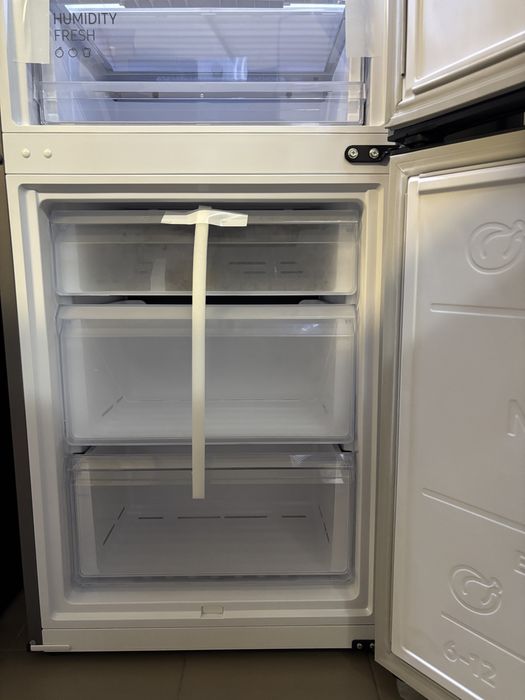 Холодильник Samsung, rb38c600cs9