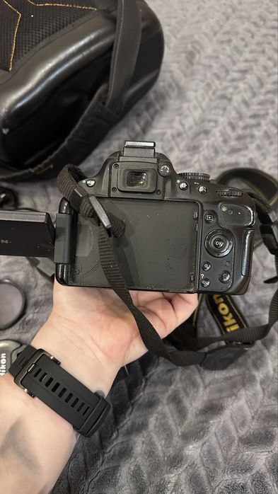 Продам фотоапарт nikon d5100