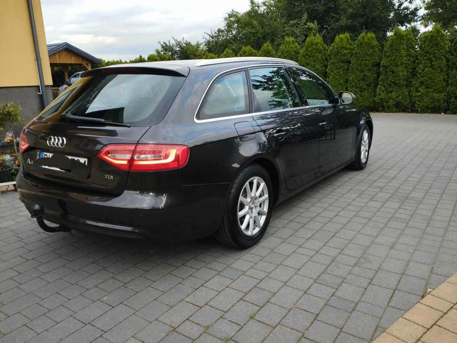 samochód audi a4 b8