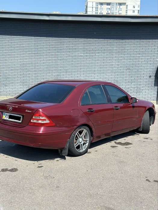MERCEDES - BENZ w203 c180