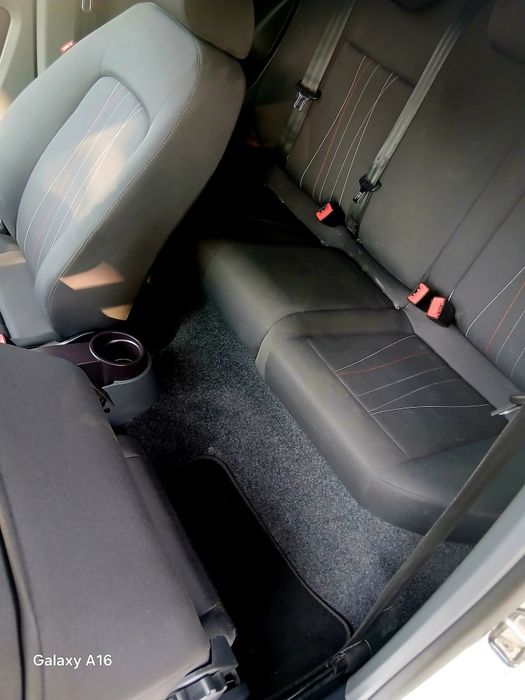 SEAT Ibiza ST — fotografia 8