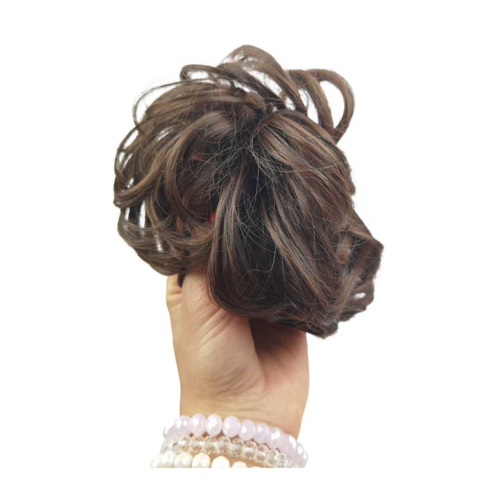 Treska na gumce kok messy bun czekoladowy brąz