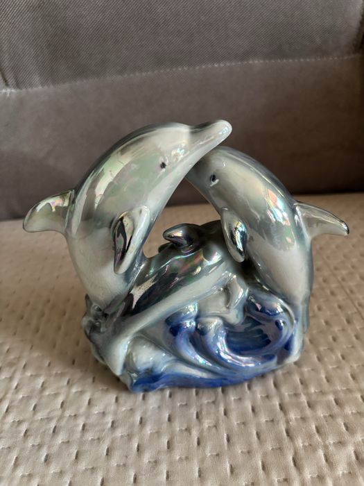 Figurka delfinów – dekoracja ceramiczna z efektem perłowym-PRL