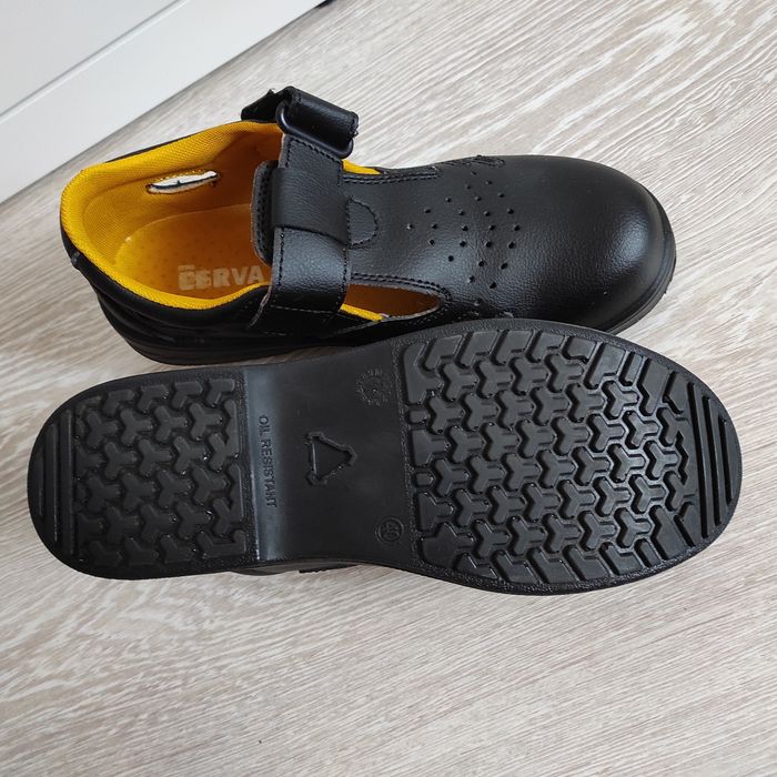 Buty do pracy roz. 40/25 cerva