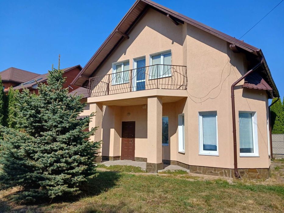 Будинок з незавершеним ремонтом 178м.кв. з гаражем