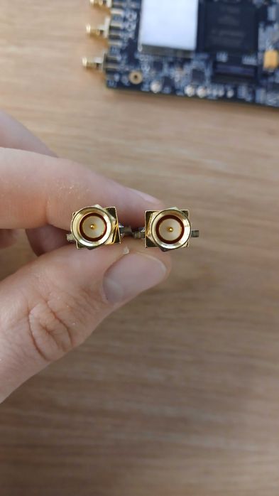 bladeRF 2.0 micro xA4 + 2 підсилювачі BT-200